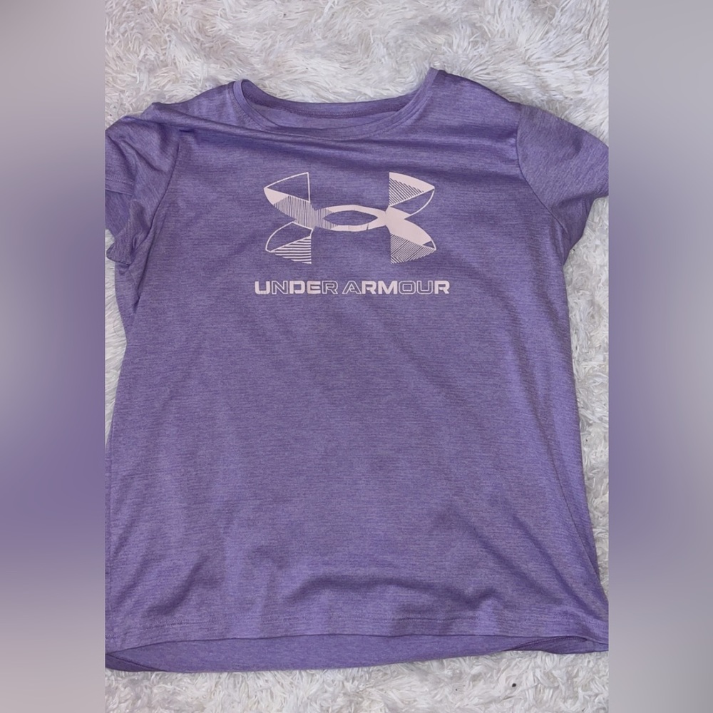 Under Armor athletic tee. YXL. $10+shipping.